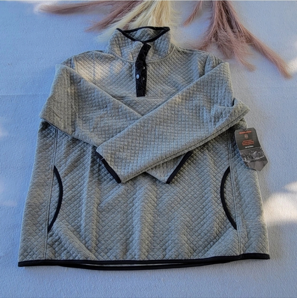Mountain and Isles Forest Gray Quilted Pullover/2 front pockets Size‎ 1X And 3X